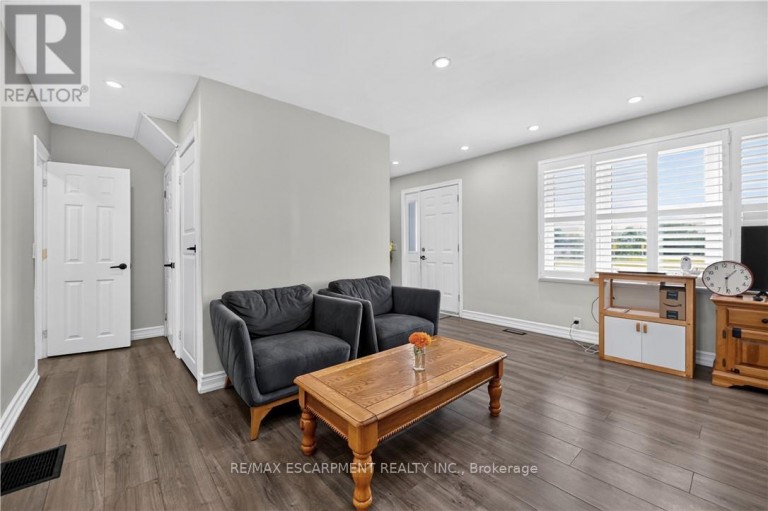 RIGHT SIDE - 685717 HWY 2, Woodstock (Woodstock - North), Ontario, N4S7V9