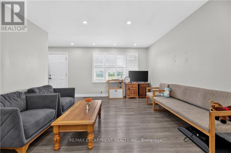 RIGHT SIDE - 685717 HWY 2, Woodstock (Woodstock - North), Ontario, N4S7V9