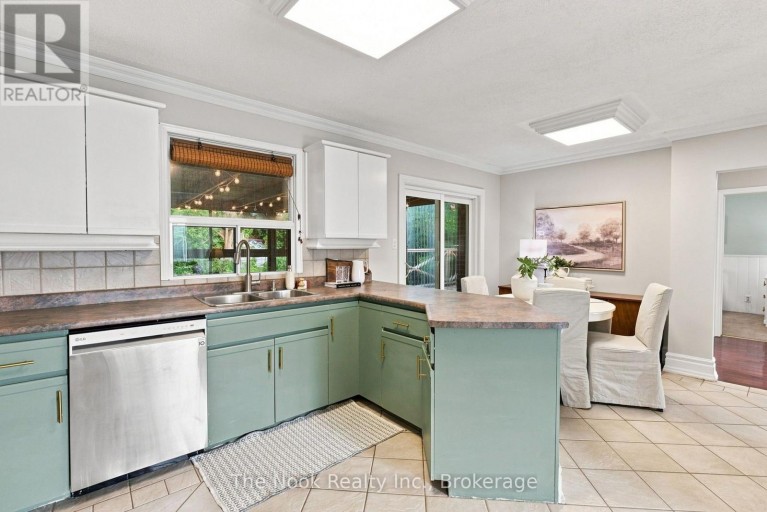 257 WILSON ROAD S, Oshawa (Donevan), Ontario, L1H6C4