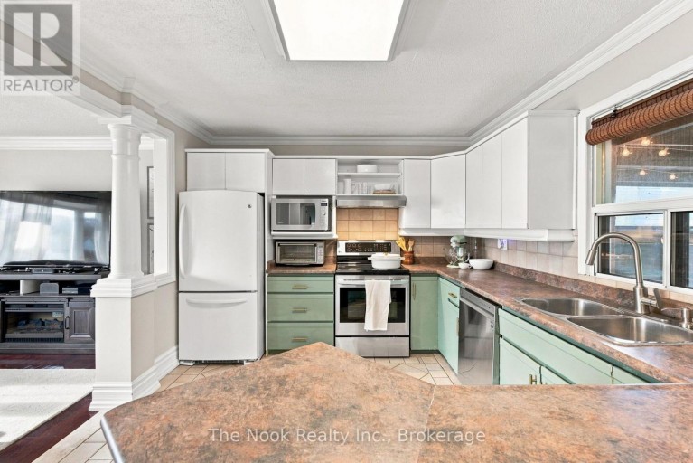 257 WILSON ROAD S, Oshawa (Donevan), Ontario, L1H6C4