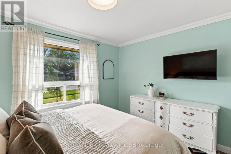 257 WILSON ROAD S, Oshawa (Donevan), Ontario, L1H6C4