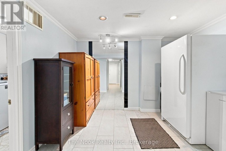 257 WILSON ROAD S, Oshawa (Donevan), Ontario, L1H6C4
