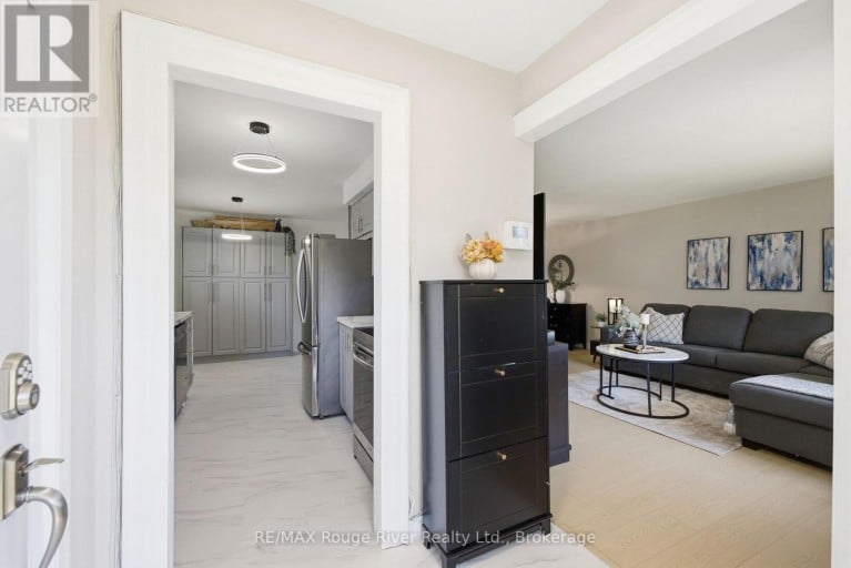 86 SHOREDALE DRIVE, Toronto (Woburn), Ontario, M1G3S9