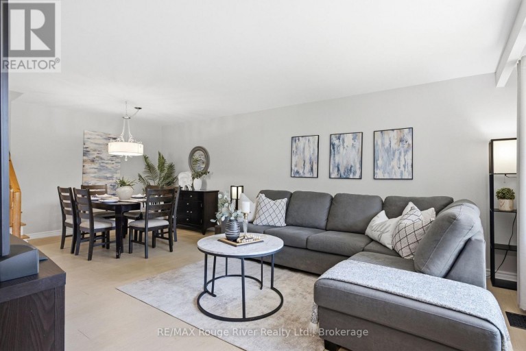 86 SHOREDALE DRIVE, Toronto (Woburn), Ontario, M1G3S9