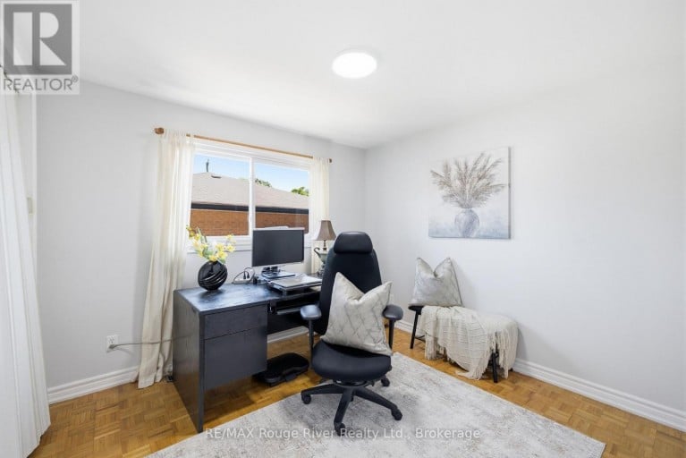 86 SHOREDALE DRIVE, Toronto (Woburn), Ontario, M1G3S9
