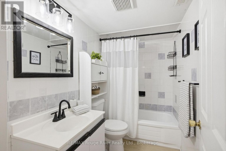 86 SHOREDALE DRIVE, Toronto (Woburn), Ontario, M1G3S9
