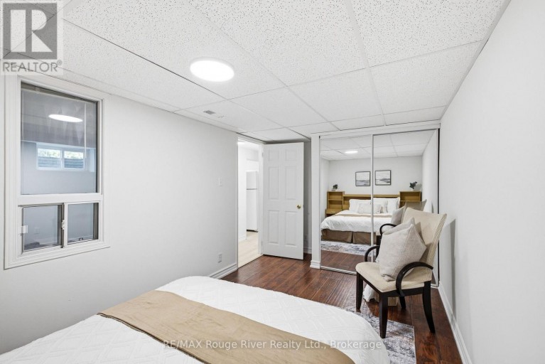 86 SHOREDALE DRIVE, Toronto (Woburn), Ontario, M1G3S9