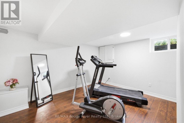 86 SHOREDALE DRIVE, Toronto (Woburn), Ontario, M1G3S9