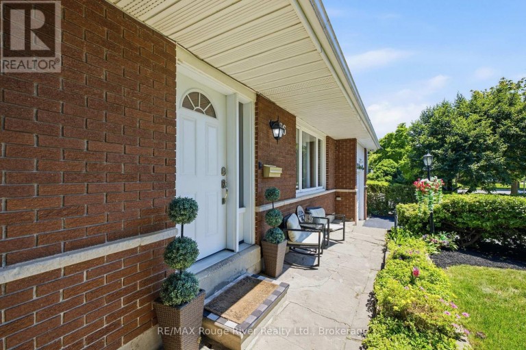 86 SHOREDALE DRIVE, Toronto (Woburn), Ontario, M1G3S9