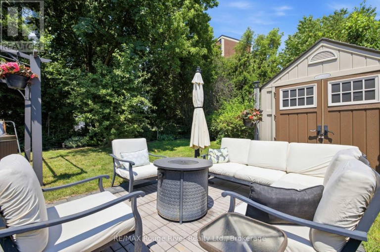 86 SHOREDALE DRIVE, Toronto (Woburn), Ontario, M1G3S9