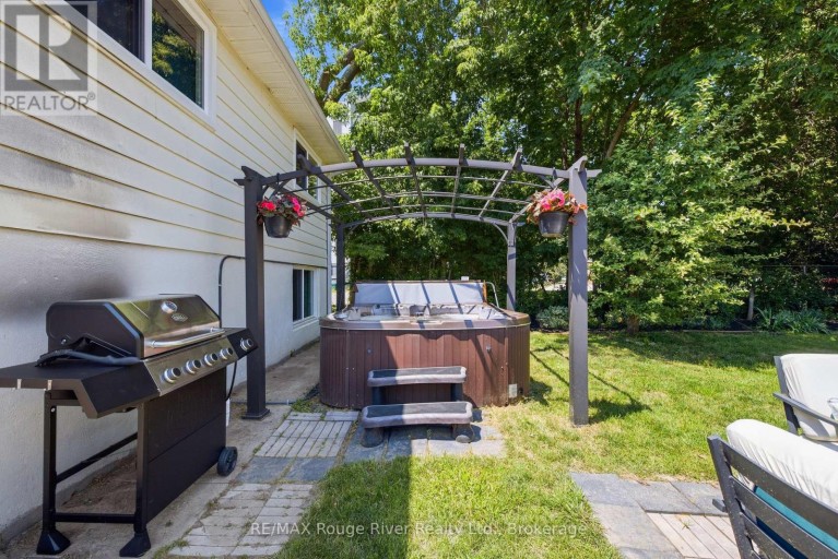 86 SHOREDALE DRIVE, Toronto (Woburn), Ontario, M1G3S9