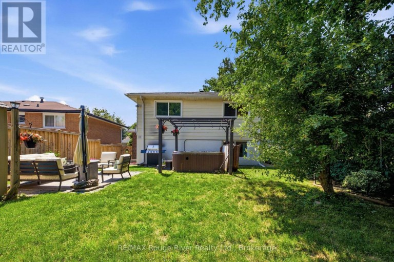 86 SHOREDALE DRIVE, Toronto (Woburn), Ontario, M1G3S9