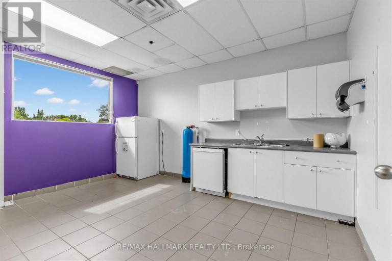 201 (DIVISIBLE) - 30 KERN ROAD, Toronto (Banbury-Don Mills), Ontario, M3B1T1