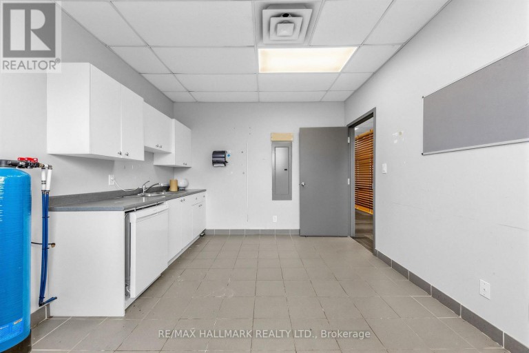 201 (DIVISIBLE) - 30 KERN ROAD, Toronto (Banbury-Don Mills), Ontario, M3B1T1