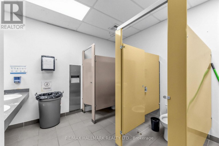 201 (DIVISIBLE) - 30 KERN ROAD, Toronto (Banbury-Don Mills), Ontario, M3B1T1