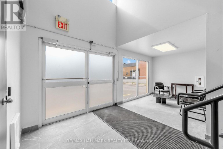 201 (DIVISIBLE) - 30 KERN ROAD, Toronto (Banbury-Don Mills), Ontario, M3B1T1