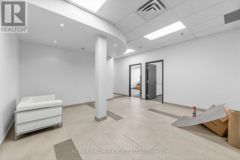 103 - 30 KERN ROAD, Toronto (Banbury-Don Mills), Ontario, M3B1T1