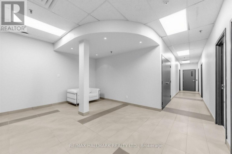 103 - 30 KERN ROAD, Toronto (Banbury-Don Mills), Ontario, M3B1T1