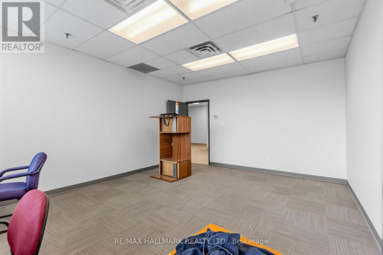 103 - 30 KERN ROAD, Toronto (Banbury-Don Mills), Ontario, M3B1T1