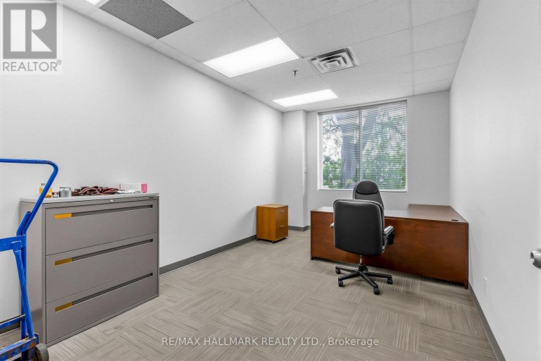103 - 30 KERN ROAD, Toronto (Banbury-Don Mills), Ontario, M3B1T1