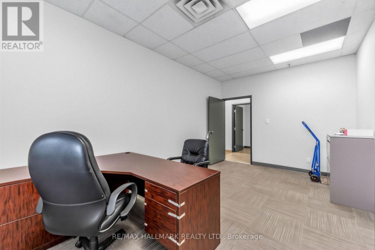 103 - 30 KERN ROAD, Toronto (Banbury-Don Mills), Ontario, M3B1T1