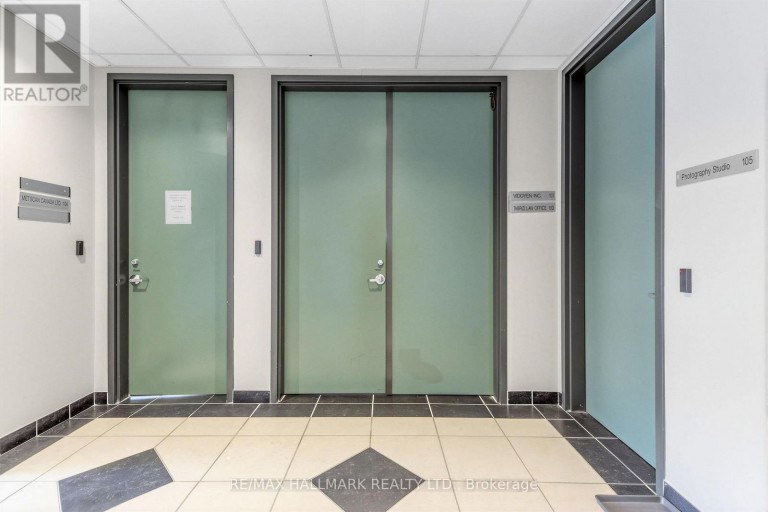 103 - 30 KERN ROAD, Toronto (Banbury-Don Mills), Ontario, M3B1T1