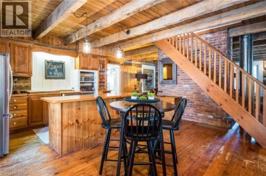 4 BUCKINGHAM Boulevard Collingwood Ontario photo 17