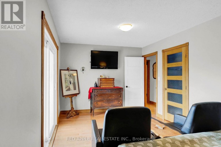 233 SAND ROAD, East Gwillimbury (Holland Landing), Ontario, L9N1K1