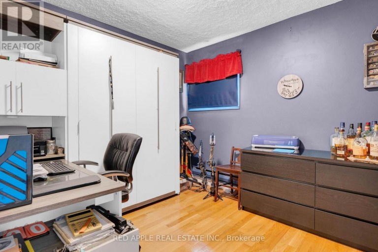 233 SAND ROAD, East Gwillimbury (Holland Landing), Ontario, L9N1K1