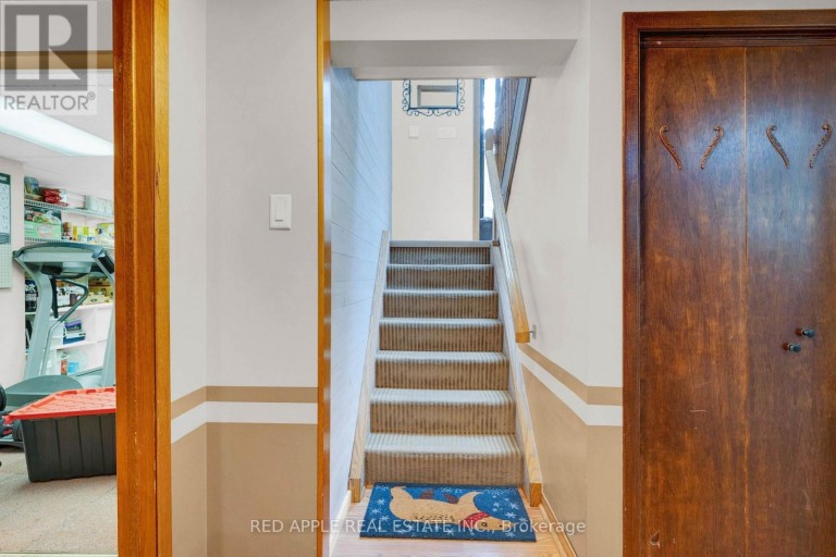 233 SAND ROAD, East Gwillimbury (Holland Landing), Ontario, L9N1K1