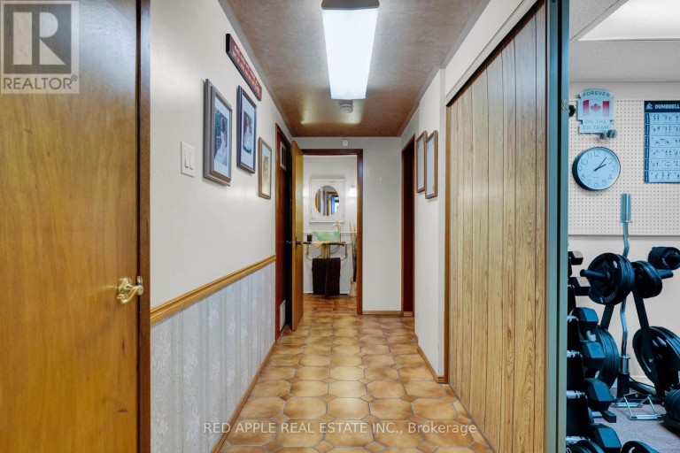 233 SAND ROAD, East Gwillimbury (Holland Landing), Ontario, L9N1K1