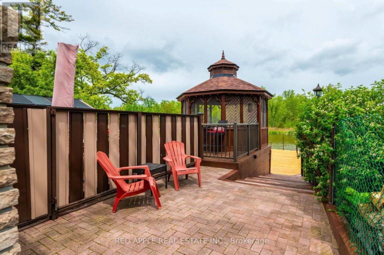 233 SAND ROAD, East Gwillimbury (Holland Landing), Ontario, L9N1K1