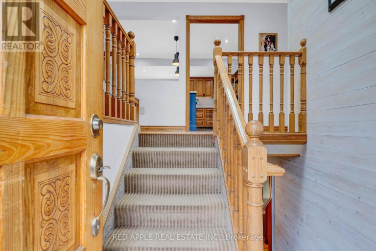 233 SAND ROAD, East Gwillimbury (Holland Landing), Ontario, L9N1K1