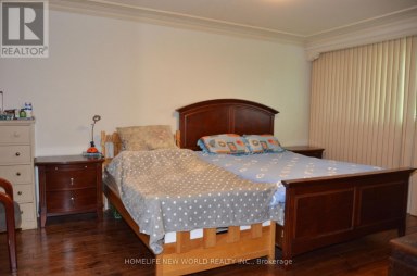 15 BRANTLEY CRESCENT Toronto (York University Heights) Ontario photo 15