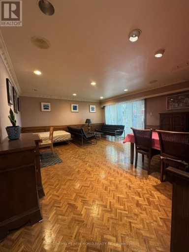 15 BRANTLEY CRESCENT, Toronto (York University Heights), Ontario, M3J1X4
