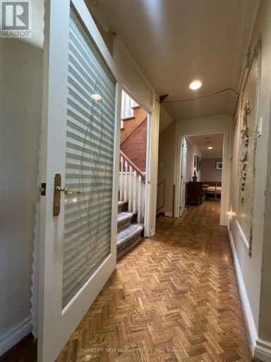 15 BRANTLEY CRESCENT, Toronto (York University Heights), Ontario, M3J1X4