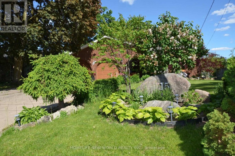 15 BRANTLEY CRESCENT, Toronto (York University Heights), Ontario, M3J1X4