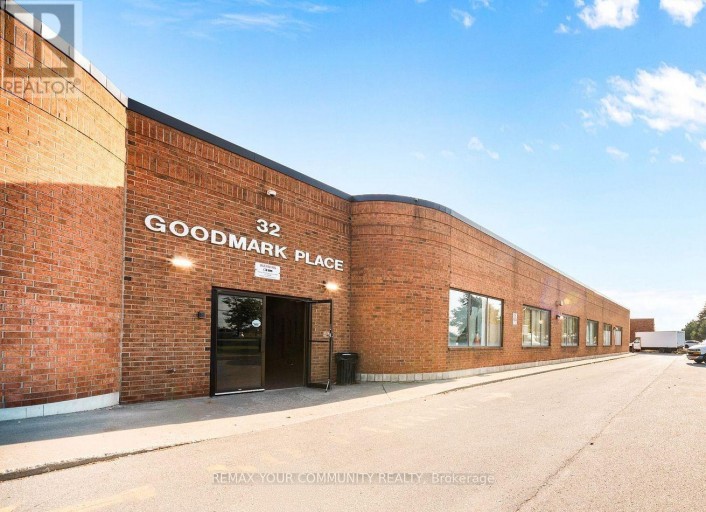 3 - 32 GOODMARK PLACE, Toronto (West Humber-Clairville), Ontario, M9W6J4