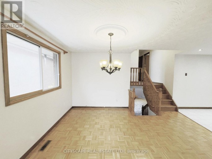 7 QUINCY COURT, Hamilton (Quinndale), Ontario, L8W2T4
