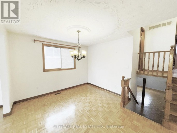 7 QUINCY COURT, Hamilton (Quinndale), Ontario, L8W2T4