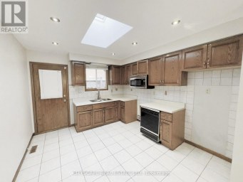 7 QUINCY COURT Hamilton (Quinndale) Ontario photo 12