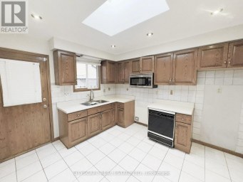 7 QUINCY COURT Hamilton (Quinndale) Ontario photo 14