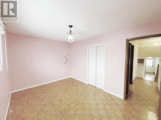 7 QUINCY COURT, Hamilton (Quinndale), Ontario, L8W2T4