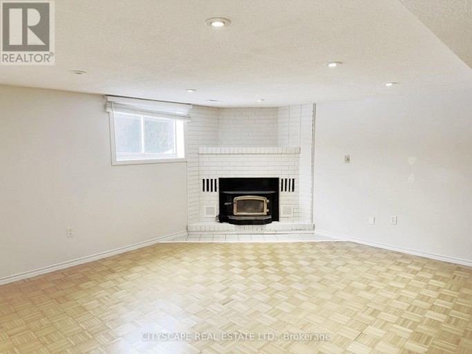 7 QUINCY COURT, Hamilton (Quinndale), Ontario, L8W2T4