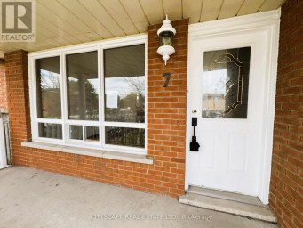 7 QUINCY COURT Hamilton (Quinndale) Ontario photo 4