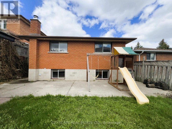 7 QUINCY COURT, Hamilton (Quinndale), Ontario, L8W2T4
