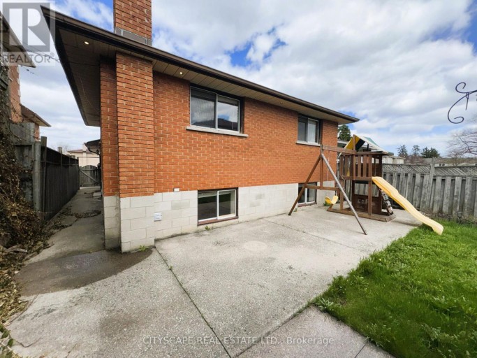 7 QUINCY COURT, Hamilton (Quinndale), Ontario, L8W2T4