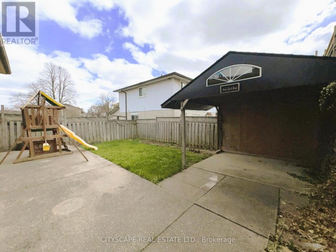 7 QUINCY COURT, Hamilton (Quinndale), Ontario, L8W2T4