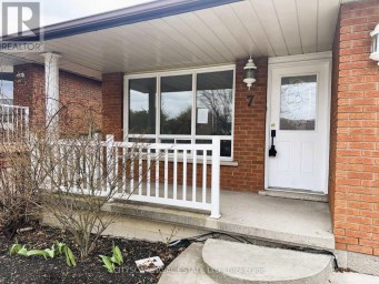 7 QUINCY COURT Hamilton (Quinndale) Ontario photo 5
