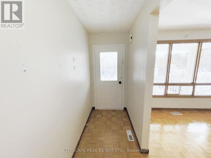 7 QUINCY COURT, Hamilton (Quinndale), Ontario, L8W2T4